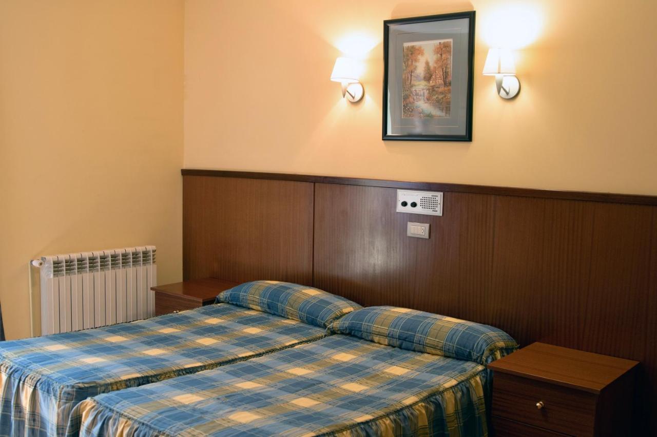 Pensio La Creu Otel Esterri d'Àneu Dış mekan fotoğraf