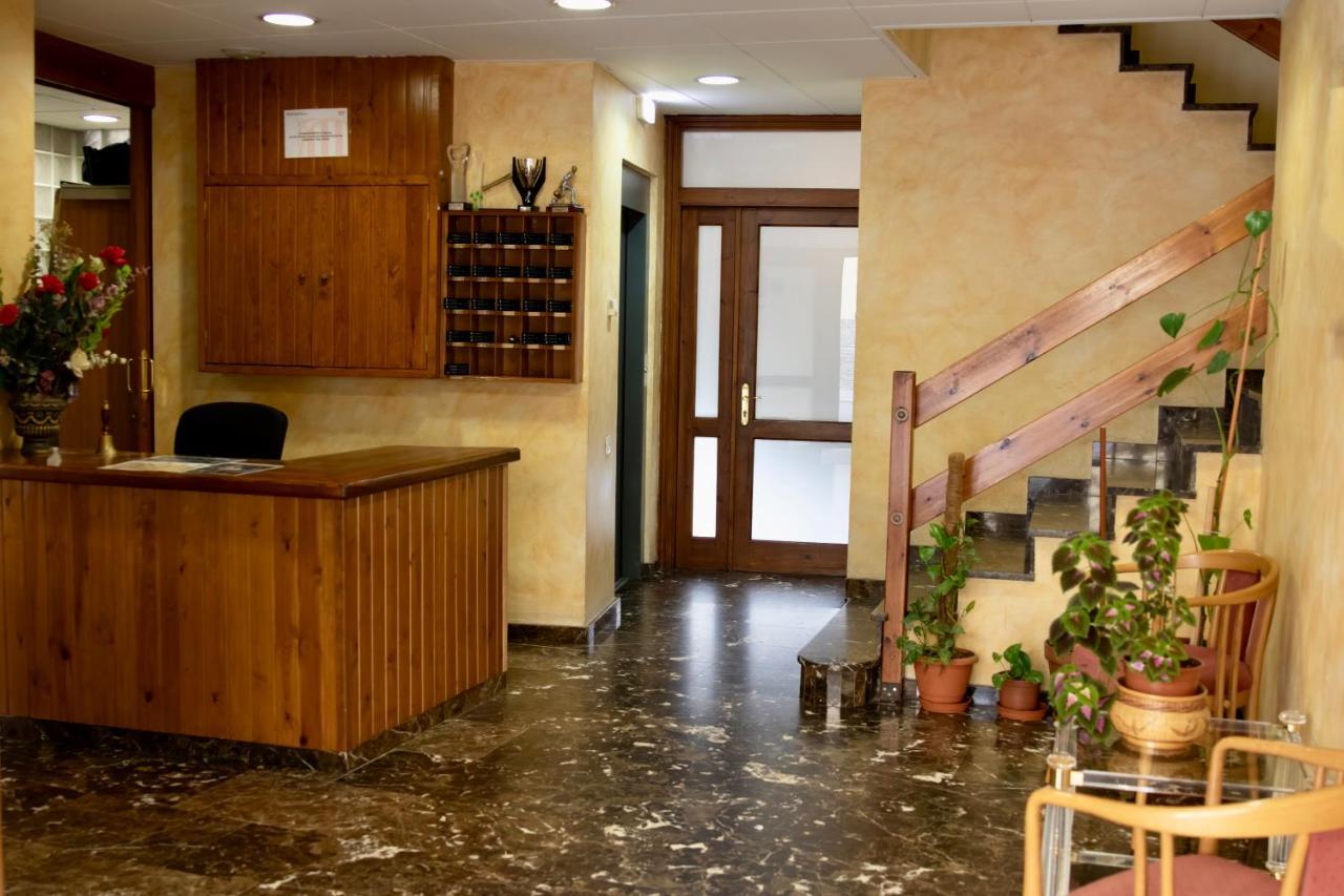 Pensio La Creu Otel Esterri d'Àneu Dış mekan fotoğraf
