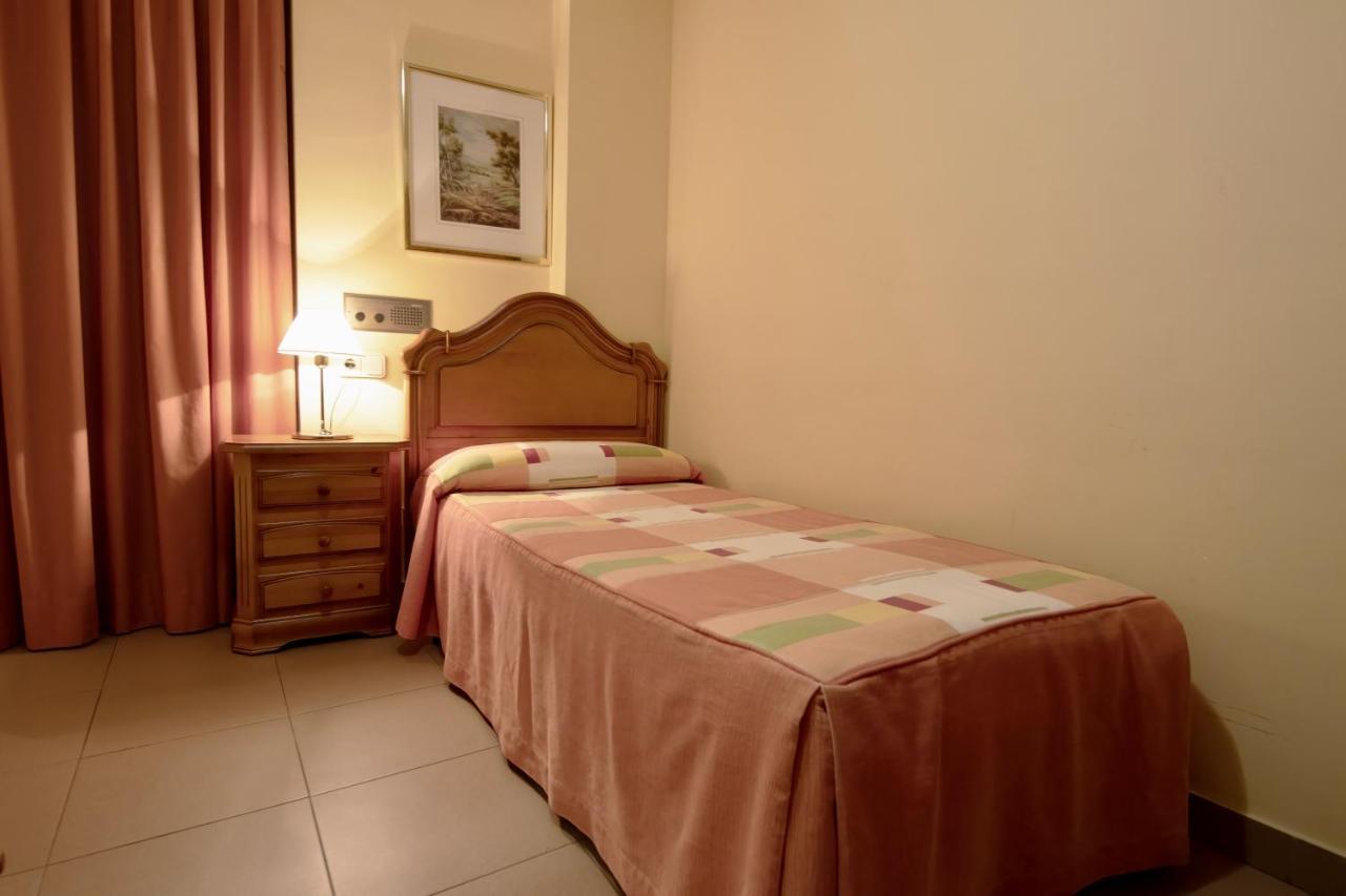 Pensio La Creu Otel Esterri d'Àneu Dış mekan fotoğraf