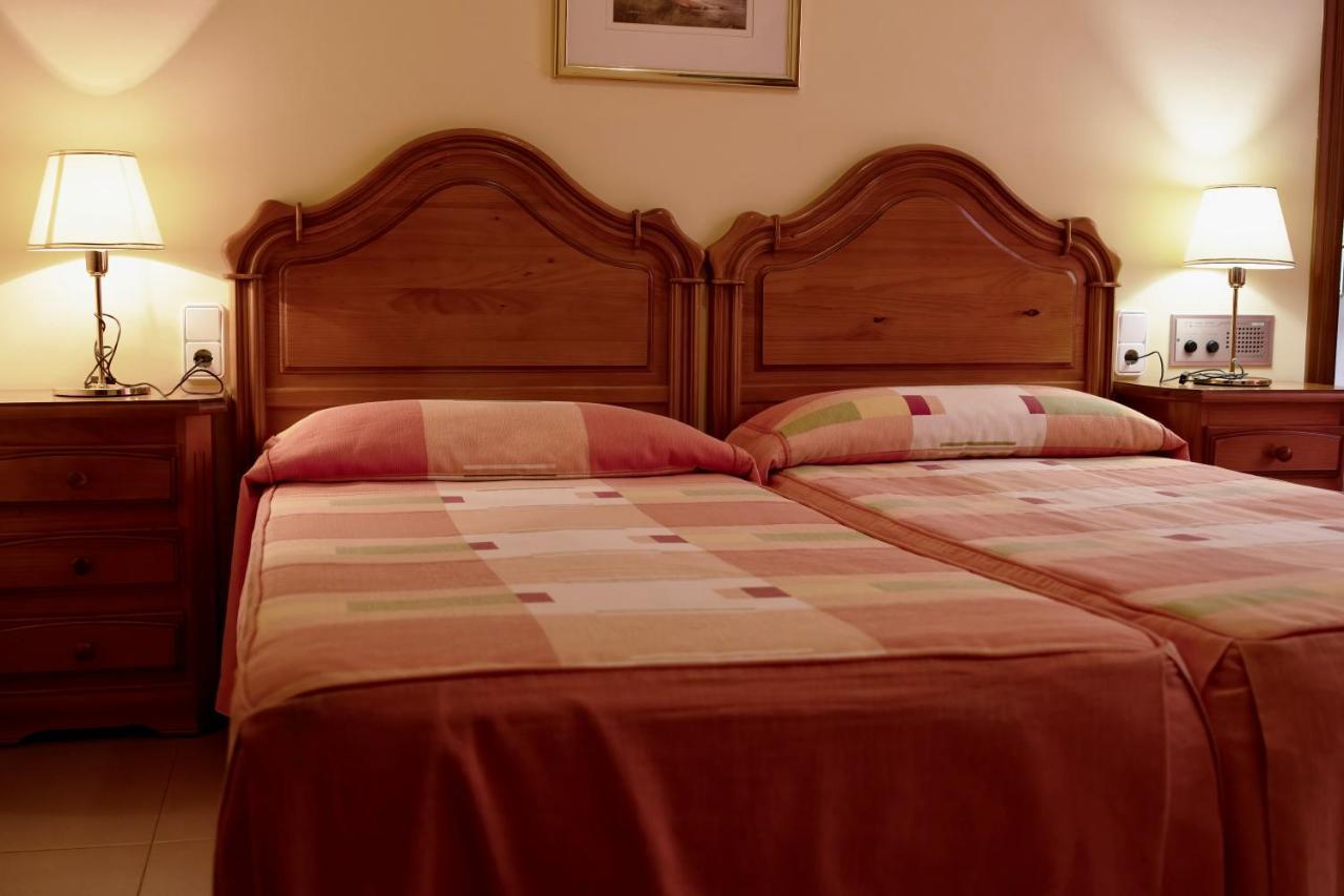 Pensio La Creu Otel Esterri d'Àneu Dış mekan fotoğraf