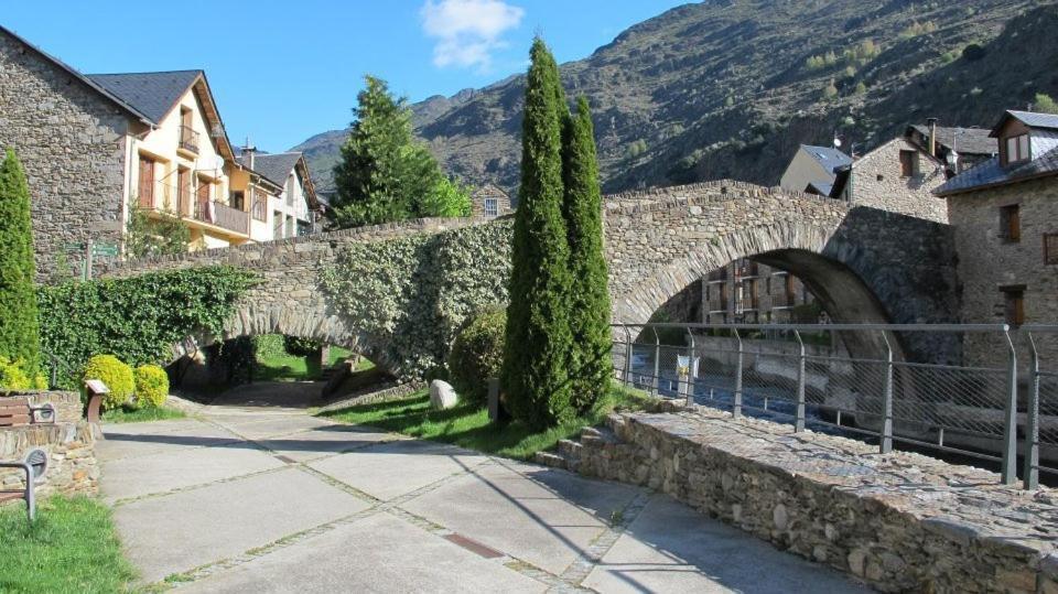 Pensio La Creu Otel Esterri d'Àneu Dış mekan fotoğraf
