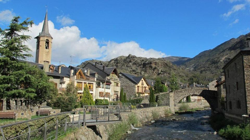 Pensio La Creu Otel Esterri d'Àneu Dış mekan fotoğraf