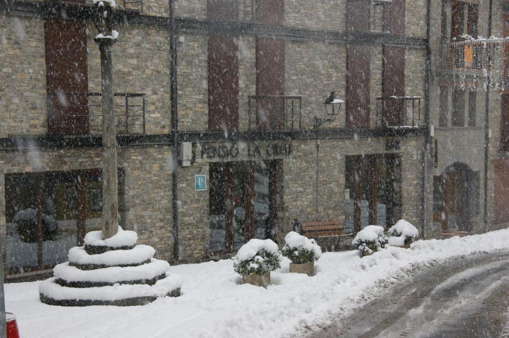 Pensio La Creu Otel Esterri d'Àneu Dış mekan fotoğraf