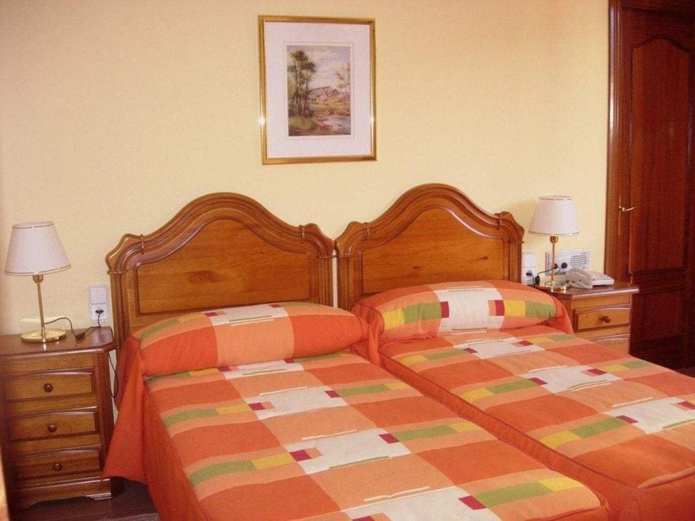 Pensio La Creu Otel Esterri d'Àneu Dış mekan fotoğraf